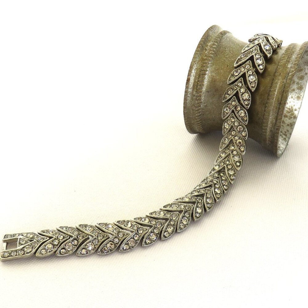 Silver Rhinestone Serpentine Link Bracelet 7".........126